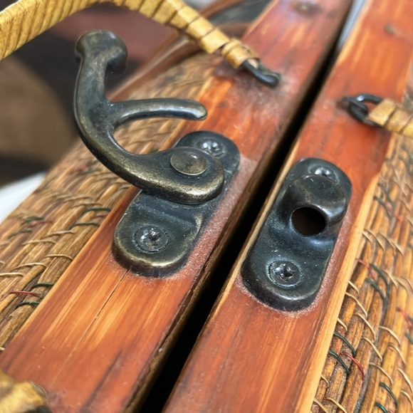 VINTAGE WOOD PURSE BAMBOO WRAPPED HANDLES BRASS SLIDE LATCH and HINGED 1960’s - Picture 12 of 17